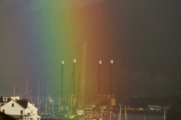 20 December 2020 - 09-19-06
An early rainbow this Sunday morning and it arced across Dartmouth ending up, for us, right on top of Noss-on-Dart marina.
So it is now official, the place is going to be a goldmine. 
----------------------------
Rainbow over Noss-on-Dart